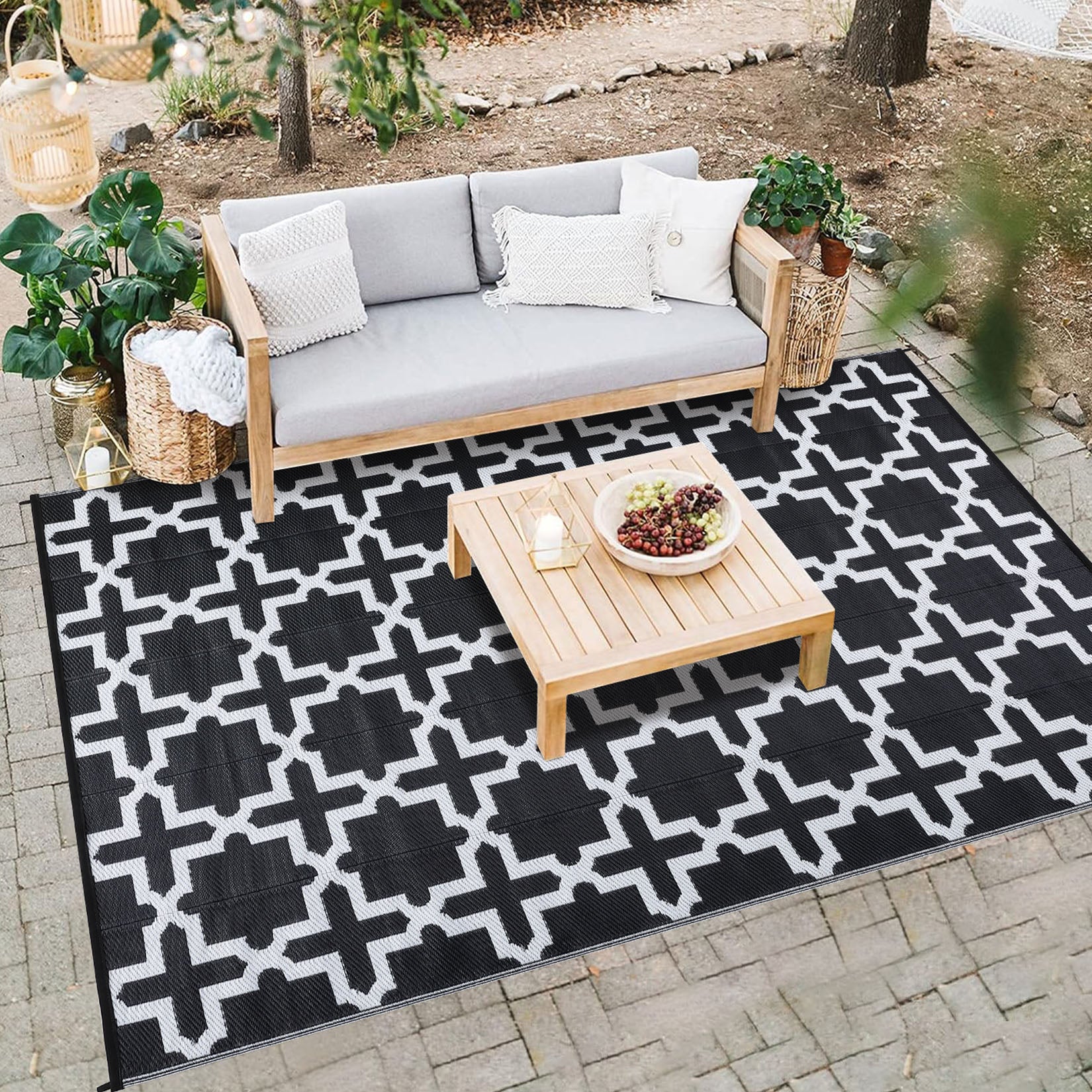 Garvee Outdoor Black & White 5x8 Rug, Waterproof Reversible Plastic Straw Geometric Carpet for Camping, RV, Backyard, Deck, Patio