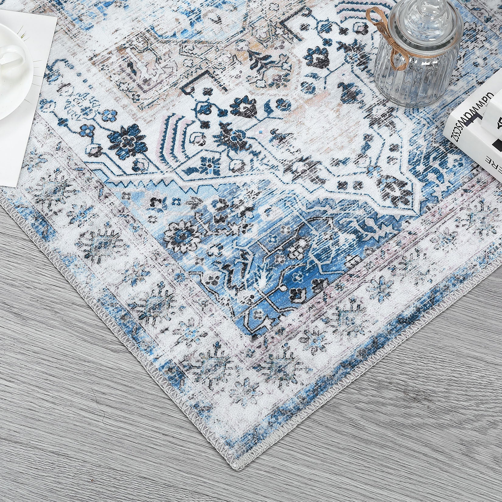 Garvee Area Rug 2x3 Machine Washable Rug Blue Vintage Distressed Area Rugs Indoor Floor Cover Carpet Rug Soft Velvet Mat Foldable Accent Rug for Living Room Bedroom, 2'x3', Blue
