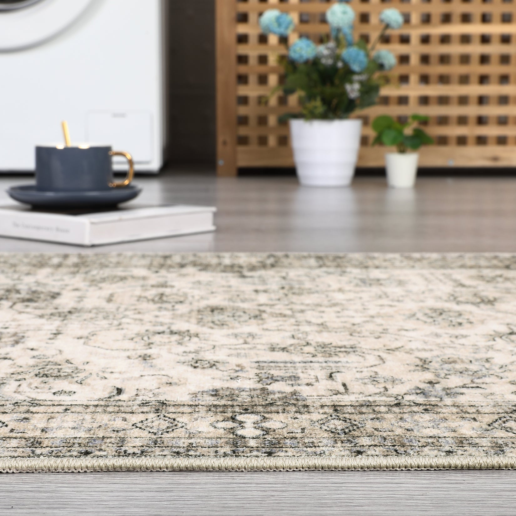 Garvee Persian Antique Beige 6x9 Ultra-Thin Rug, Vintage Floral Distressed Rug Tribal Floral Printed Rug Washable Rug Non Slip Foldable Rug for Living Room Bedroom Nursery Home Office Low Pile Non-Shedding Rug