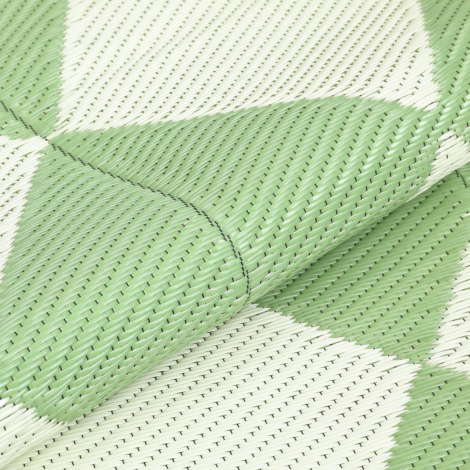 Garvee Outdoor Plastic Straw Rug 8x10 Reversible Waterproof Patio Rug Green Diamond for Camping Picnic Beach