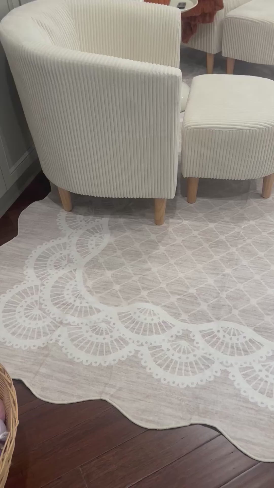 Garvee Scalloped Beige 8x10 Minimalist Washable Non Slip Area Rug Non Shedding Foldable Carpet for Living Room