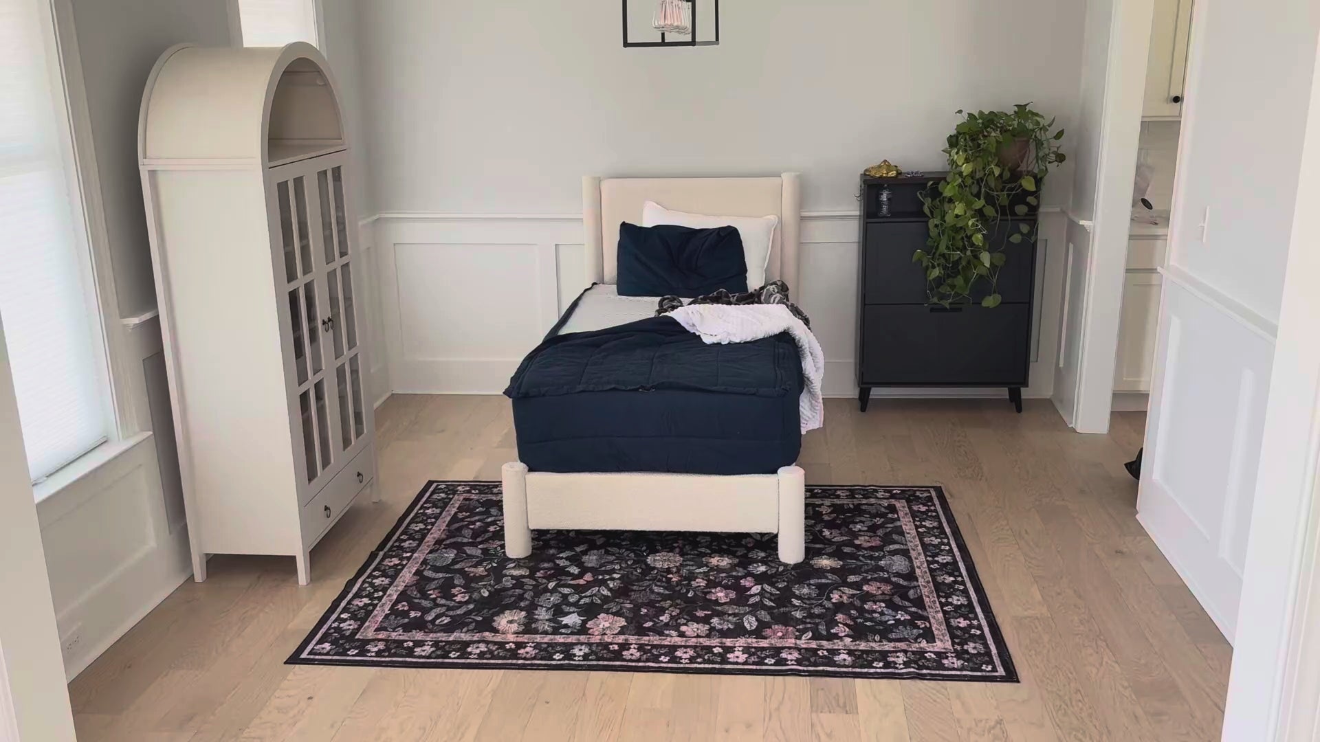 Garvee 5x7 Washable Non-Slip Rug Vintage Floral Area Rug for Living Room Nursery Playroom Office Dark Blue