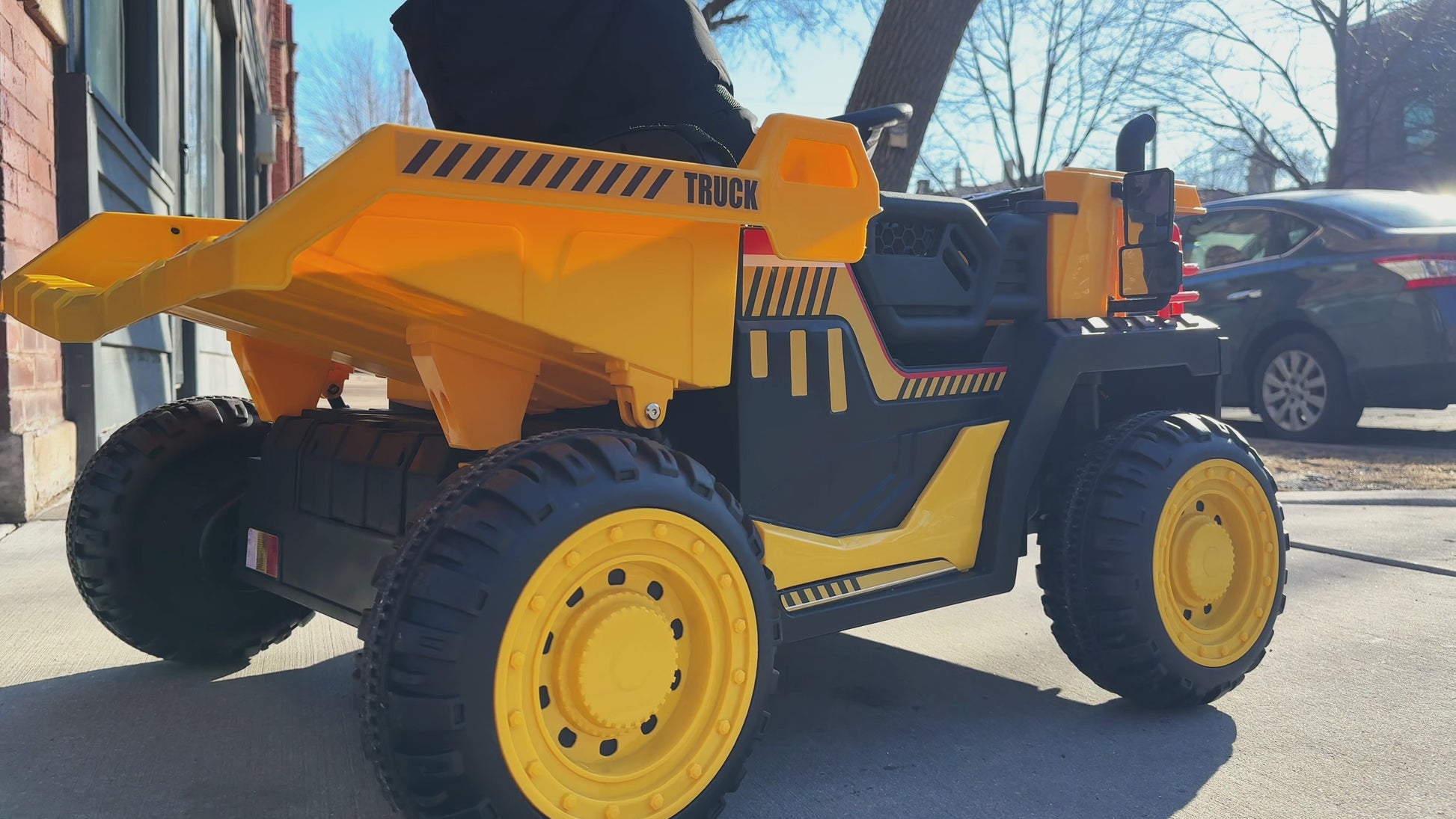 Garvee Ride - P Series: 24V Ride On Dump Truck, 2 Seater Electric Cars for Kids with Remote Control, Dump Bed, Shovel, Music, Led, Wheel Shock Absorption,Ride On Construction Vehicle Four- for Kids 3+,Green