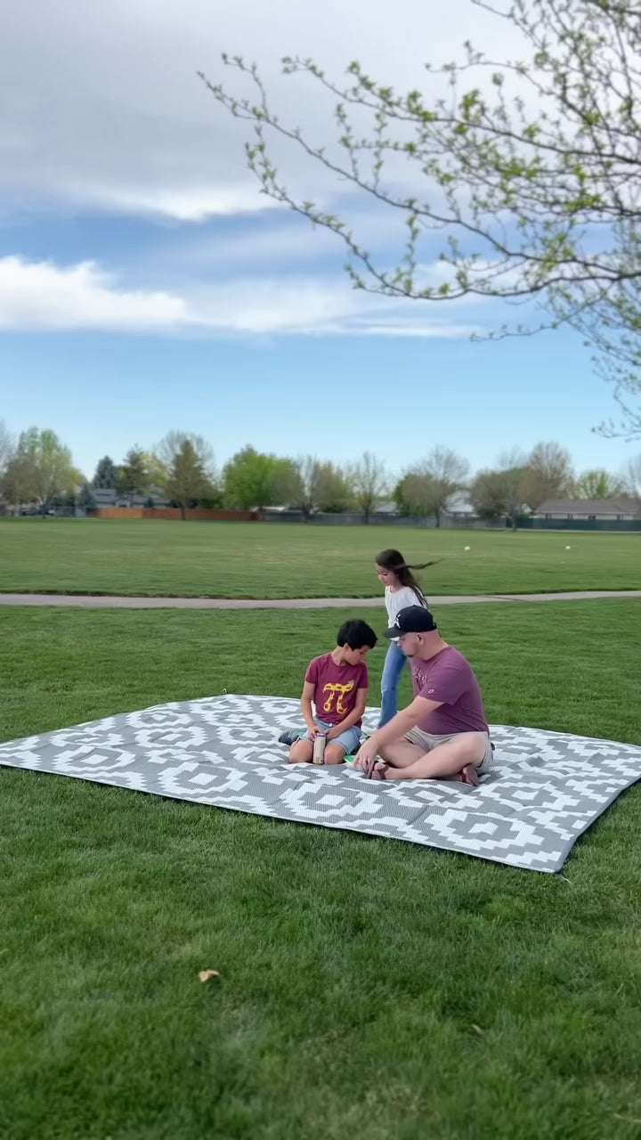 Garvee Outdoor Grey & White 8x10 Rug Carpet Waterproof Plastic Straw Rug Reversible Patio Rug RV Camping Rug Outdoor Rugs Porch Rug Patio Rug Outside RV Mat Deck Balcony Picnic Beach Decor